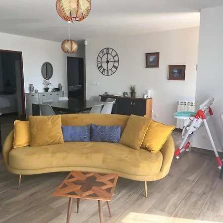 House With Garden In - 100 M², Shared Pool
