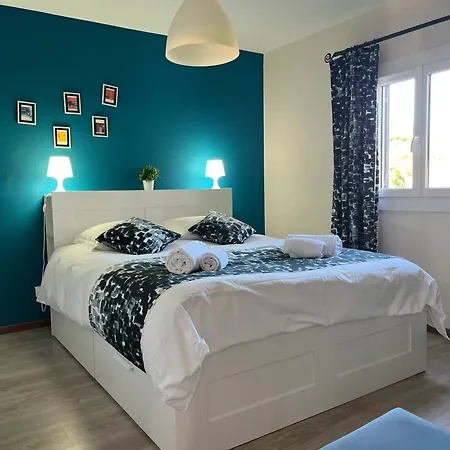 House With Garden In - 100 M², Shared Pool * Bombarral