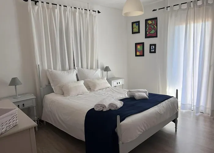 House With Garden In Bombarral - 100 M², Shared Pool Holiday home Bombarral