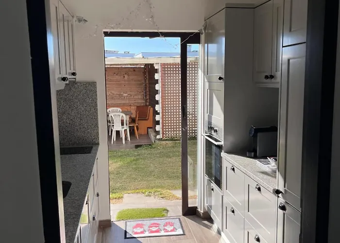 House With Garden In Bombarral - 100 M², Shared Pool Holiday home